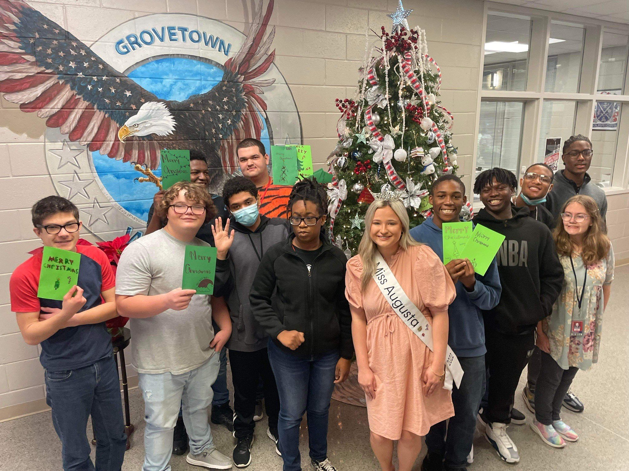 Column Miss Augusta 2022 coordinates Christmas card drive for nursing